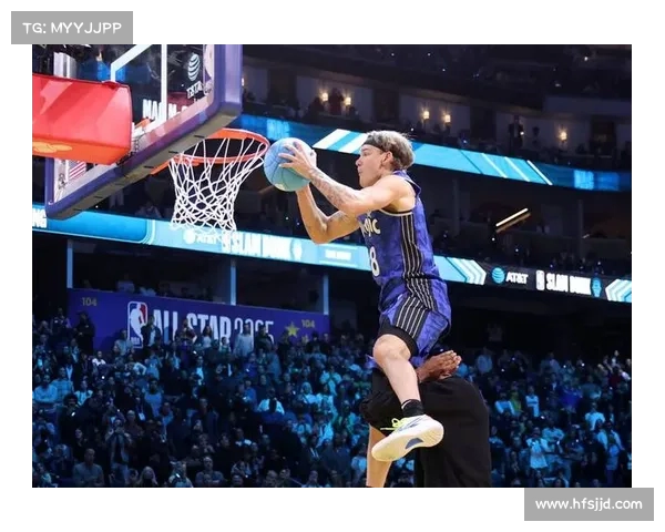 激情碰撞篮球盛宴 NBA现场解说带你领略每一次扣篮与绝杀的精彩瞬间 激情碰撞篮球盛宴 NBA现场解说带你领略每一次扣篮与绝杀的精彩瞬间